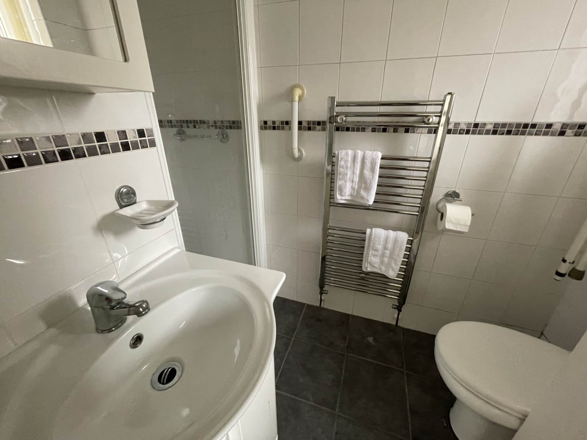 Redwood, Oldham, Image 8