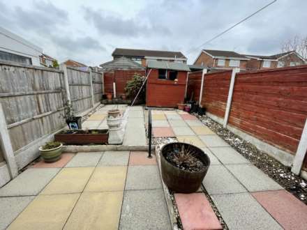 Redwood, Oldham, Image 10