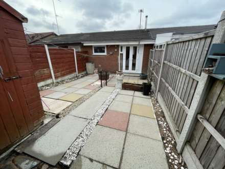 Redwood, Oldham, Image 11