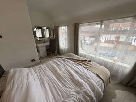 47 Kingston Avenue, Oldham, OL9 8LL, Image 10