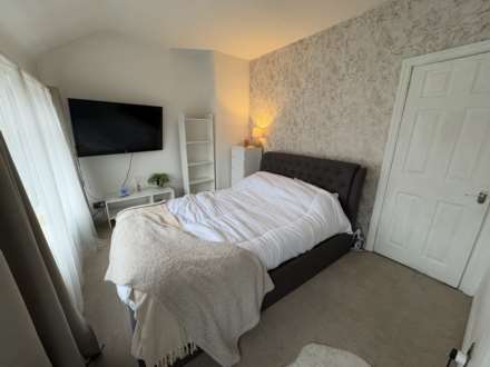 47 Kingston Avenue, Oldham, OL9 8LL, Image 11