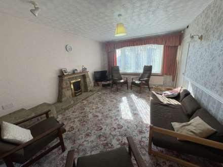 36 Amberwood, Oldham, Image 7