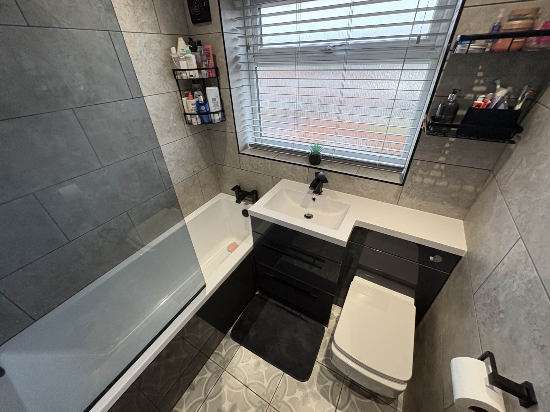 Amberwood, Oldham, Image 22