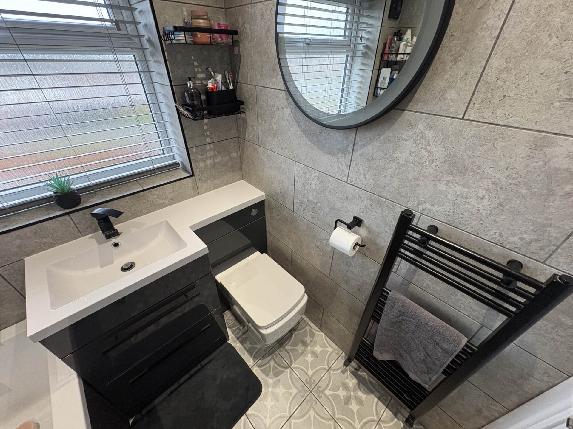 Amberwood, Oldham, Image 23