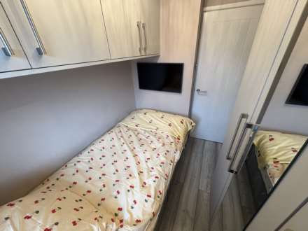 Amberwood, Oldham, Image 20