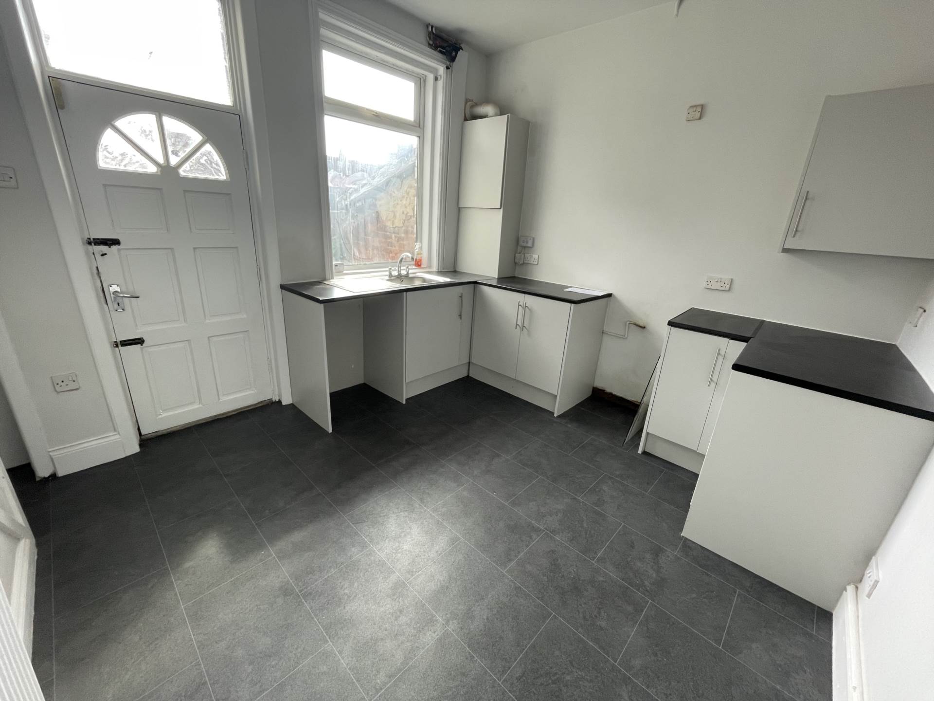 67 Robinson Street, Oldham, Image 3