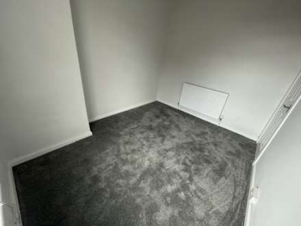 67 Robinson Street, Oldham, Image 10