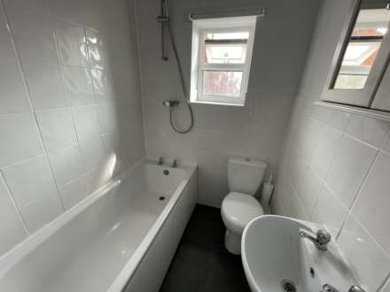 67 Robinson Street, Oldham, Image 15