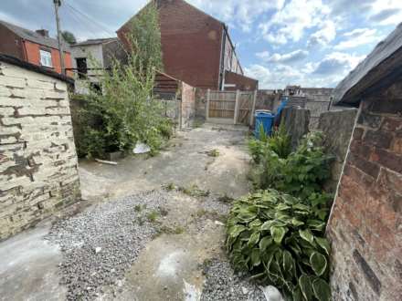 67 Robinson Street, Oldham, Image 16