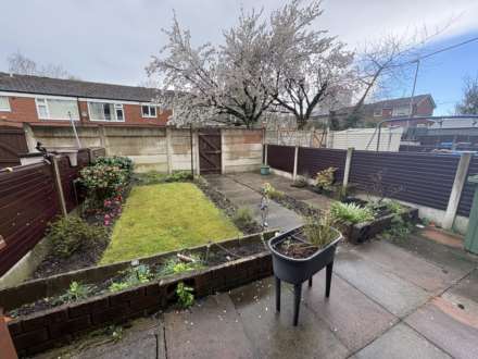 Otley Close, Oldham, Image 22