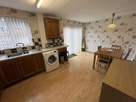 Otley Close, Oldham, Image 9