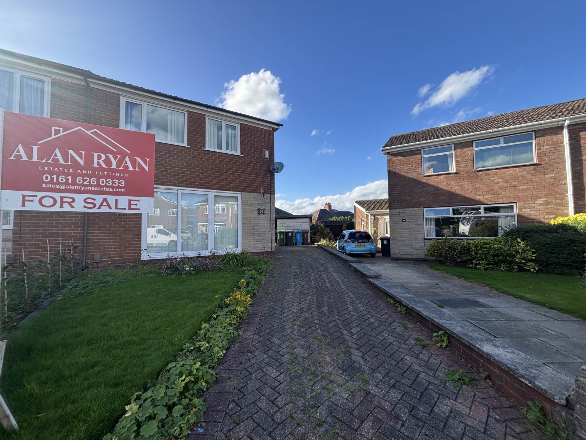 18 Tavistock Drive, Chadderton, Oldham, OL9 0RQ, Image 1