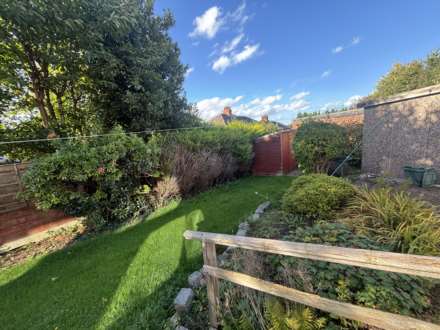 18 Tavistock Drive, Chadderton, Oldham, OL9 0RQ, Image 2