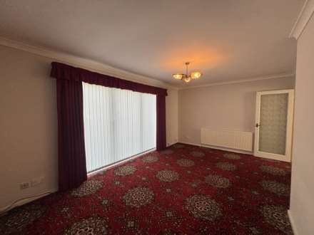 18 Tavistock Drive, Chadderton, Oldham, OL9 0RQ, Image 4