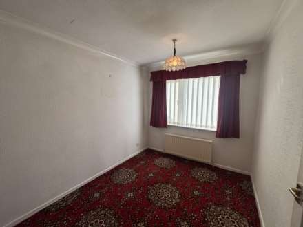 18 Tavistock Drive, Chadderton, Oldham, OL9 0RQ, Image 9