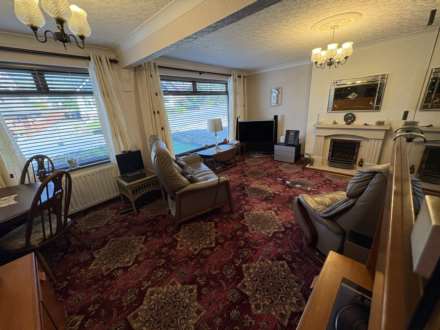 Cotswold Drive, Royton, Image 4