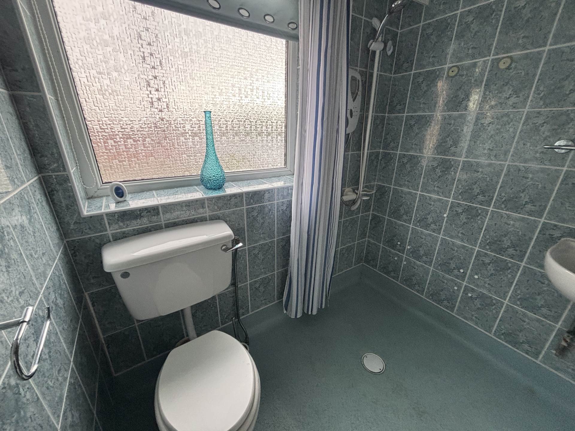 15 Fourth Avenue, Oldham, OL9 8PG, Image 17