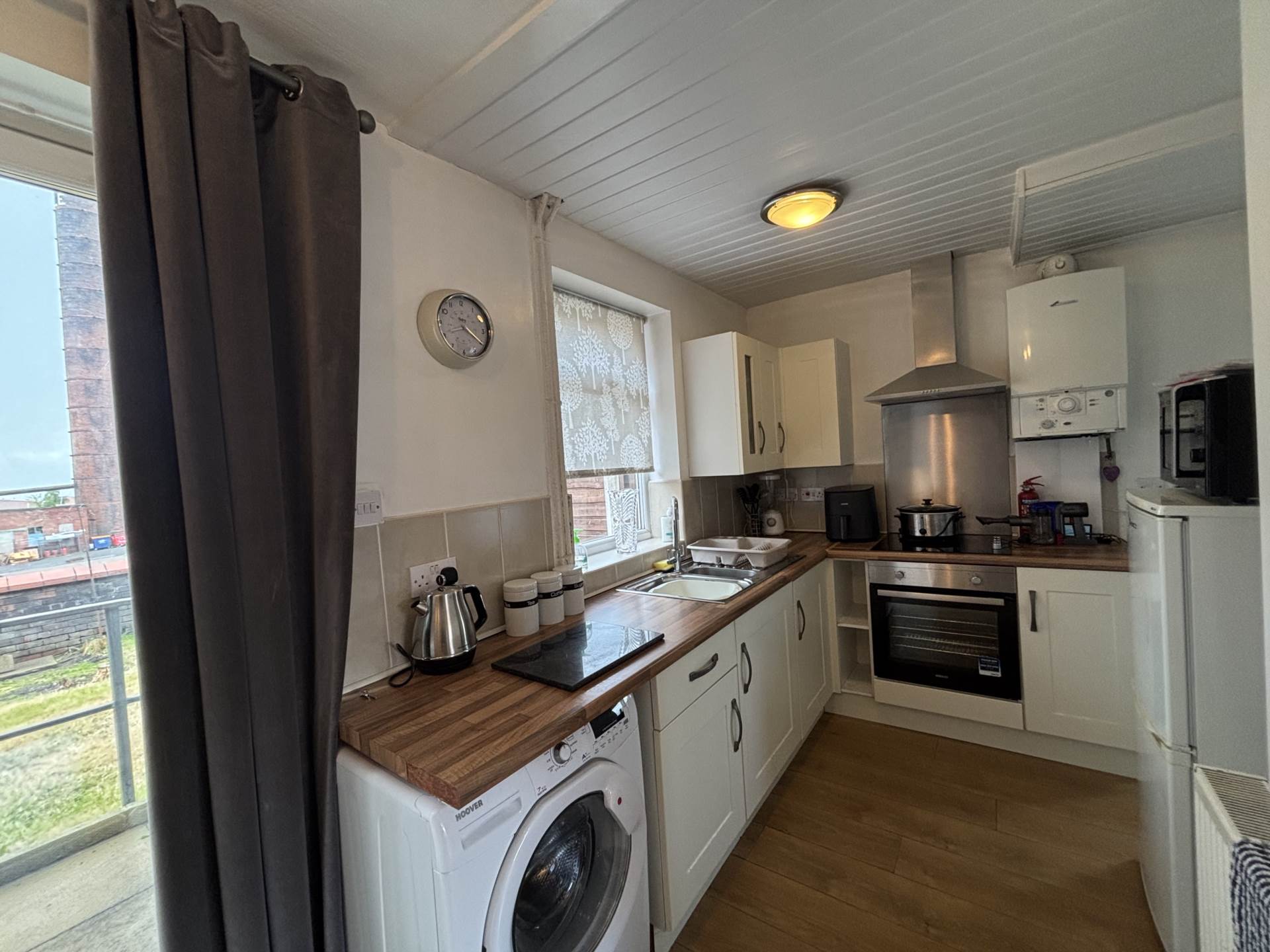 15 Fourth Avenue, Oldham, OL9 8PG, Image 3