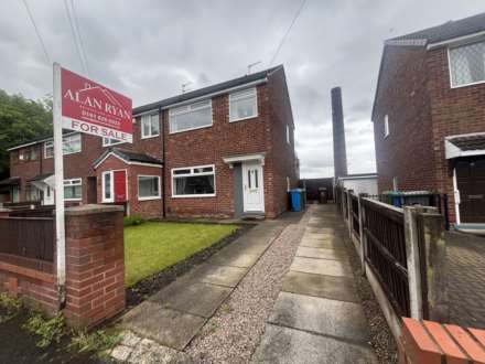 15 Fourth Avenue, Oldham, OL9 8PG, Image 1