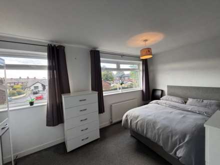 15 Fourth Avenue, Oldham, OL9 8PG, Image 13