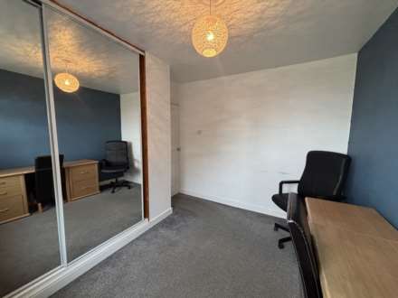 15 Fourth Avenue, Oldham, OL9 8PG, Image 16