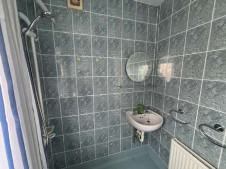 15 Fourth Avenue, Oldham, OL9 8PG, Image 18