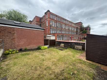 15 Fourth Avenue, Oldham, OL9 8PG, Image 19