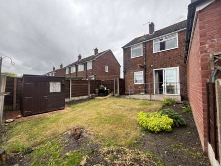 15 Fourth Avenue, Oldham, OL9 8PG, Image 4