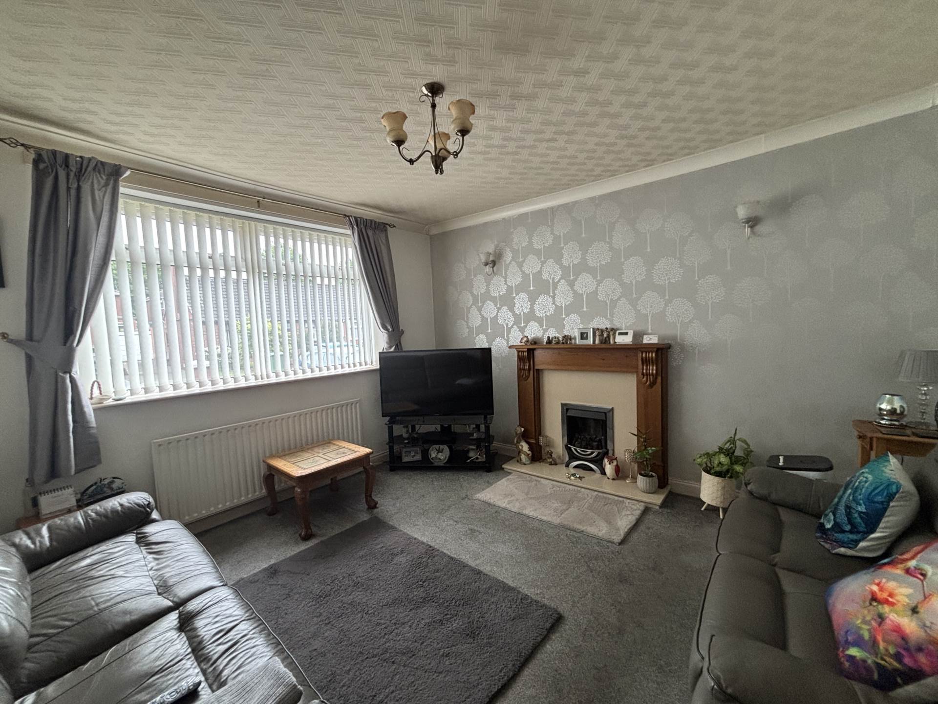 3 Lyndhurst Avenue, Chadderton, Image 7