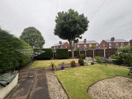 3 Lyndhurst Avenue, Chadderton, Image 4