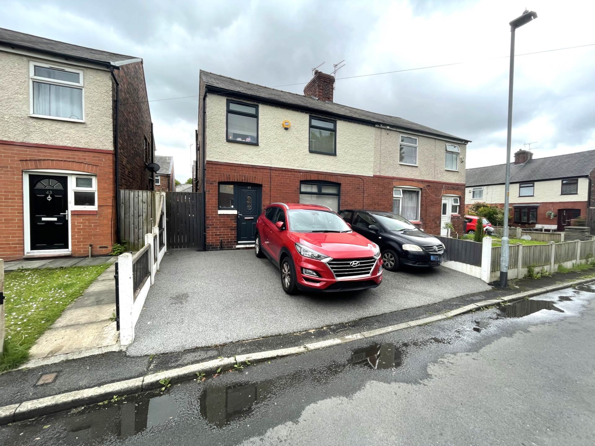Richmond Avenue, Oldham, Image 1