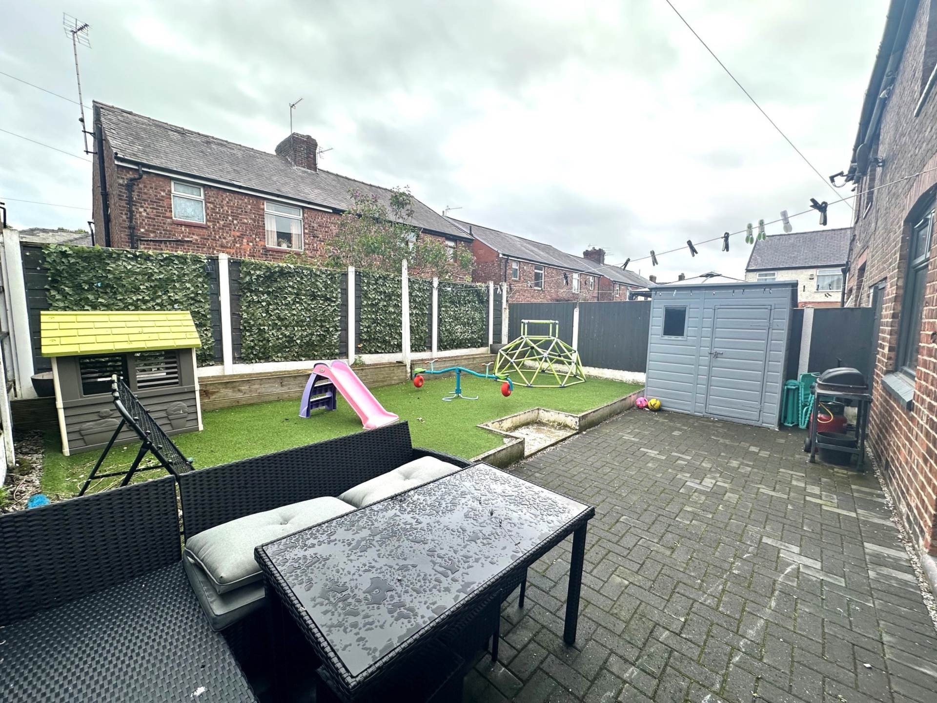 Richmond Avenue, Oldham, Image 17