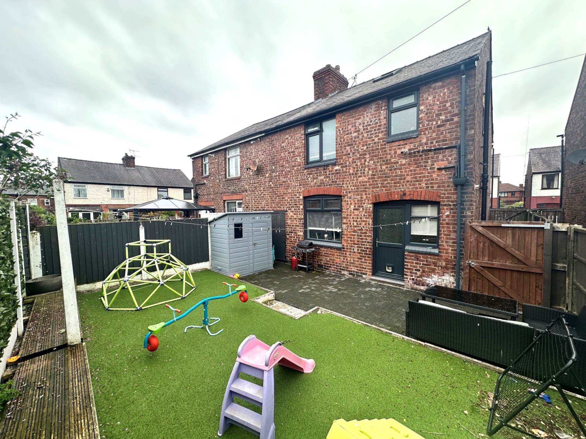 Richmond Avenue, Oldham, Image 19
