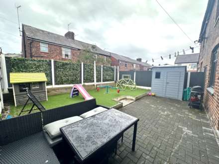 Richmond Avenue, Oldham, Image 17