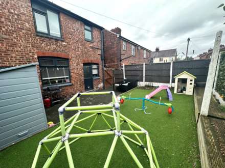 Richmond Avenue, Oldham, Image 18