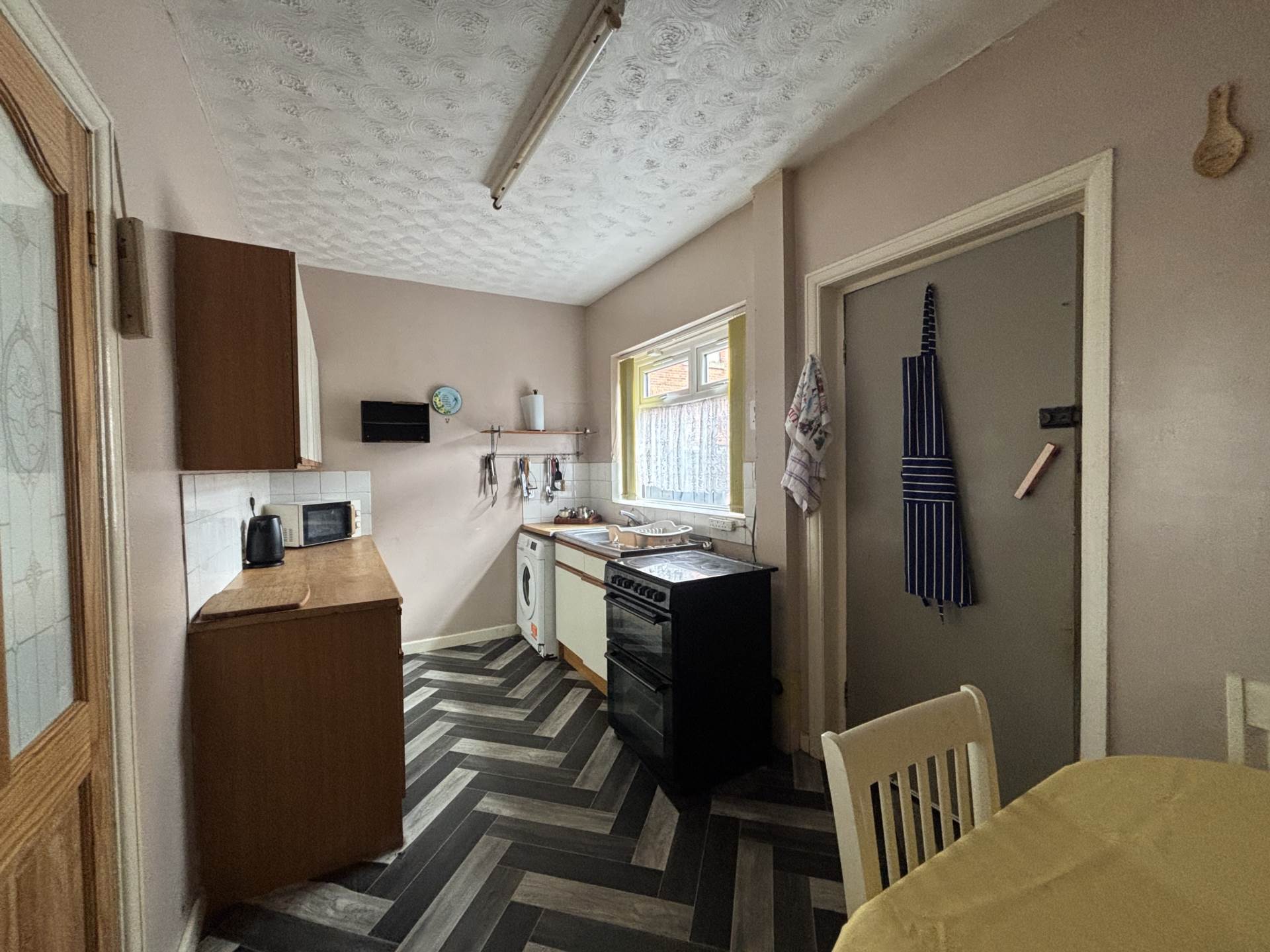 Whittingham Grove, Oldham, Image 4