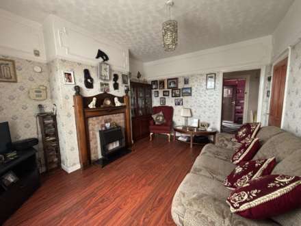 Whittingham Grove, Oldham, Image 3