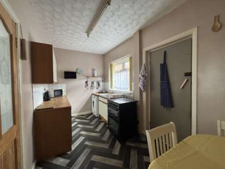 Whittingham Grove, Oldham, Image 4
