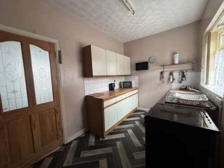 Whittingham Grove, Oldham, Image 8
