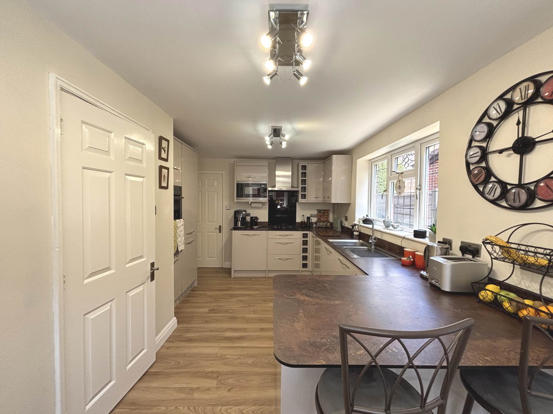 35 Ridgewood Avenue, Oldham, Image 13