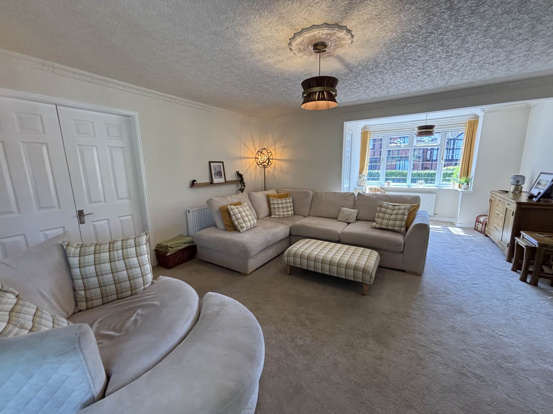 35 Ridgewood Avenue, Oldham, Image 9