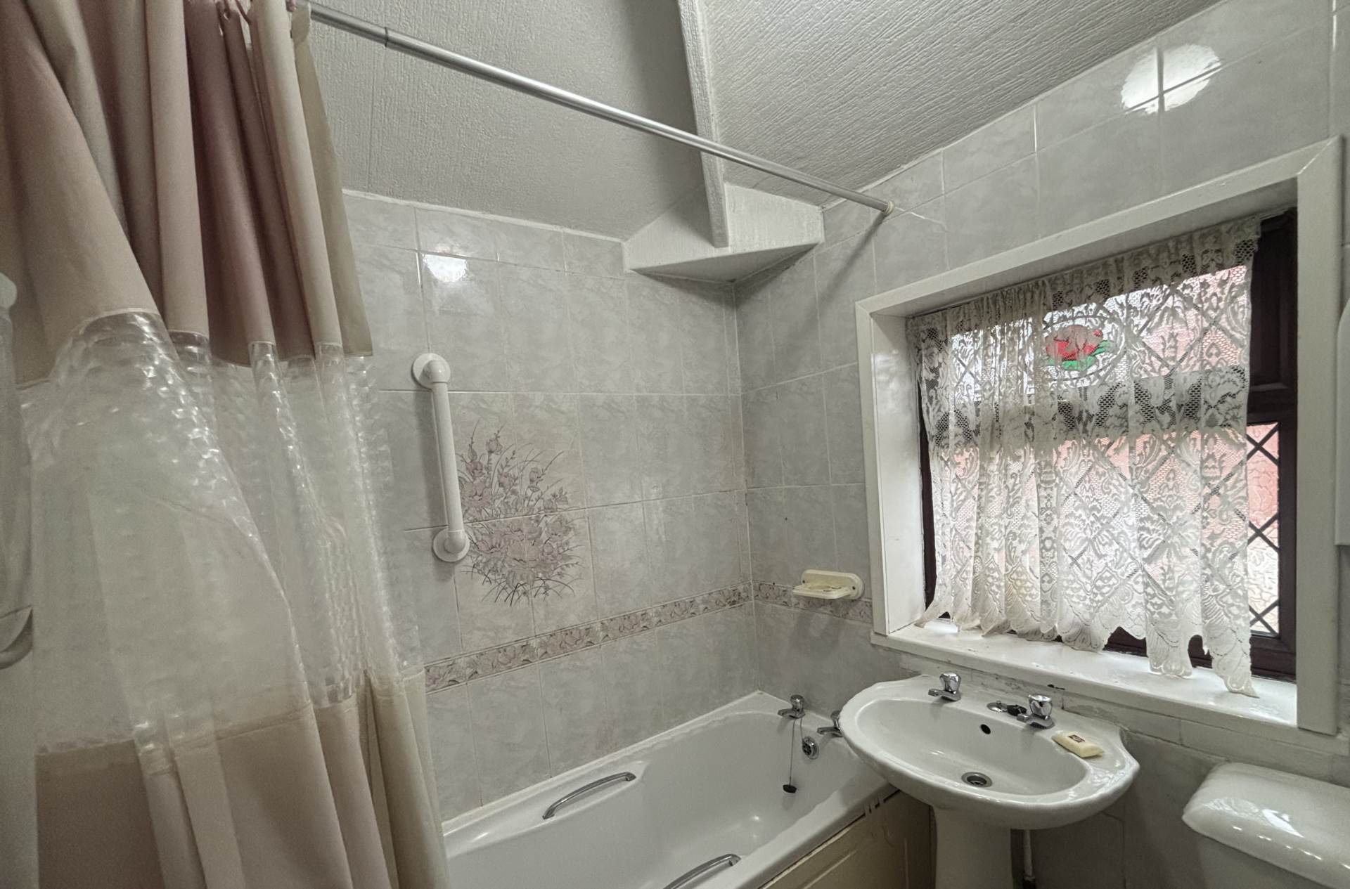 Ross Avenue, Oldham, Image 16