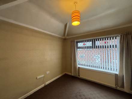 Ross Avenue, Oldham, Image 15