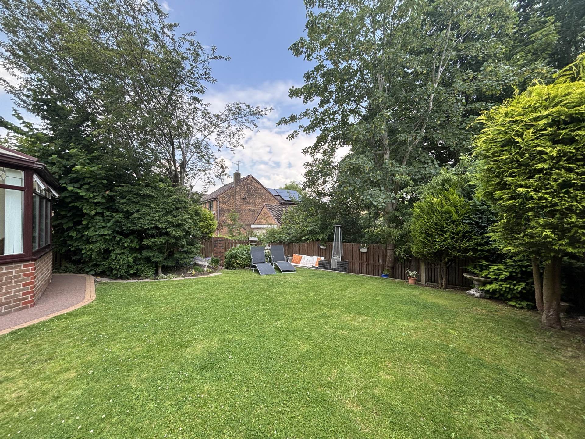 18 Rowanwood, Oldham, Image 34