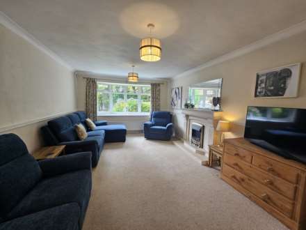 18 Rowanwood, Oldham, Image 10