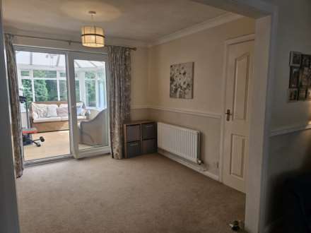 18 Rowanwood, Oldham, Image 11
