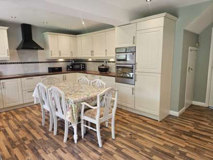 18 Rowanwood, Oldham, Image 13