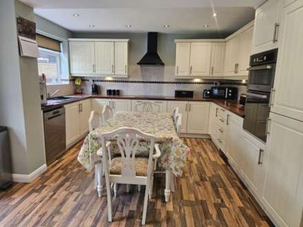 18 Rowanwood, Oldham, Image 14
