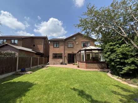 18 Rowanwood, Oldham, Image 3