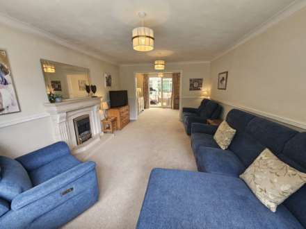 18 Rowanwood, Oldham, Image 9